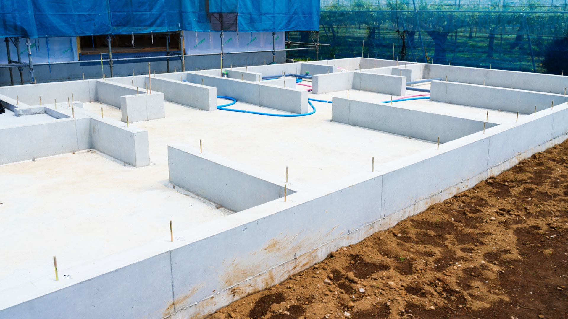 三重郡菰野町などを拠点に建設基礎工事を行うアットホームな弊社の求人は未経験でも高収入を望めます。